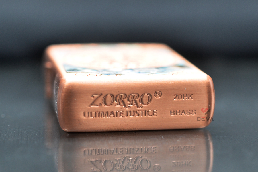 Bật lửa xăng đá Zorro vàng hồng khắc la bàn khảm trai Z91751E