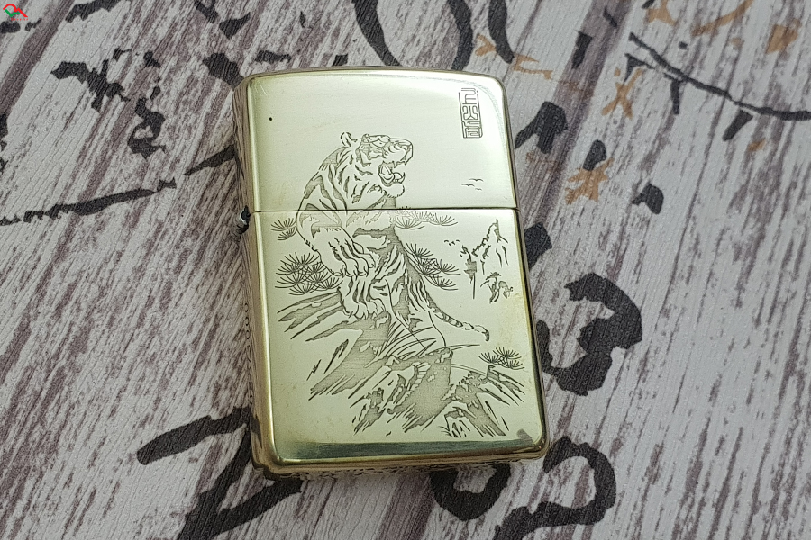 Zippo Armor Xuất Nhật Hình Hổ ZN270