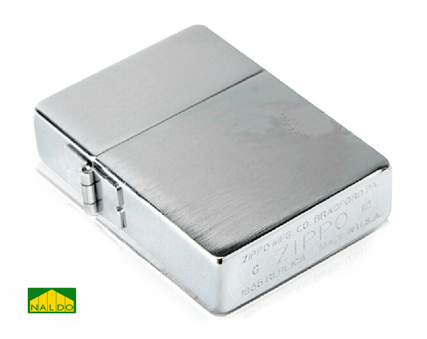 Bật lửa Zippo Mỹ bạc xước lê ngoài Z67