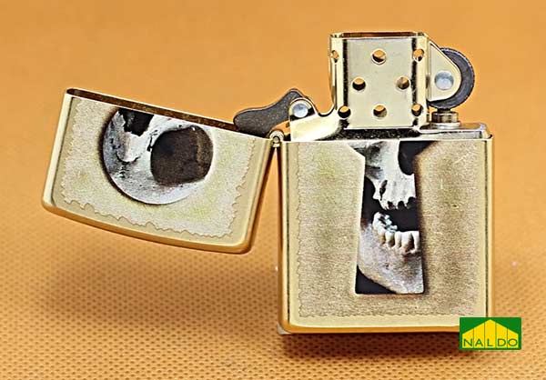 Bật lửa zippo Mỹ Keyhole skull Z112