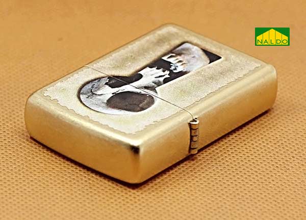 Bật lửa zippo Mỹ Keyhole skull Z112