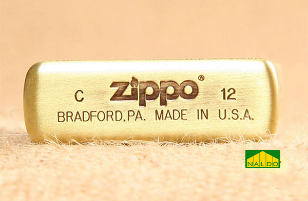 Zippo mỹ chính hãng khắc hình cha con Z12