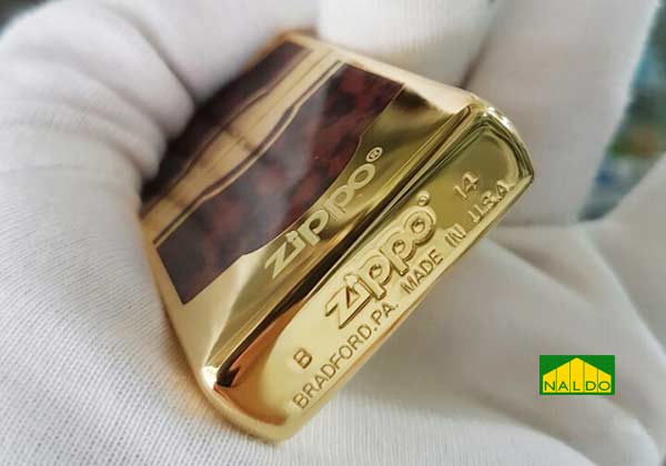 Zippo Mỹ xuất Nhật mạ vàng và sơn mài Z137