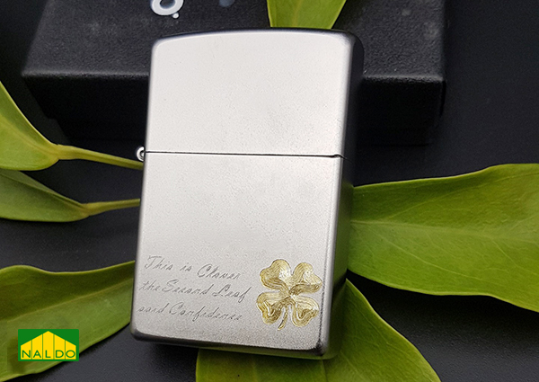 Zippo satin khắc cỏ 4 lá may mắn Z190