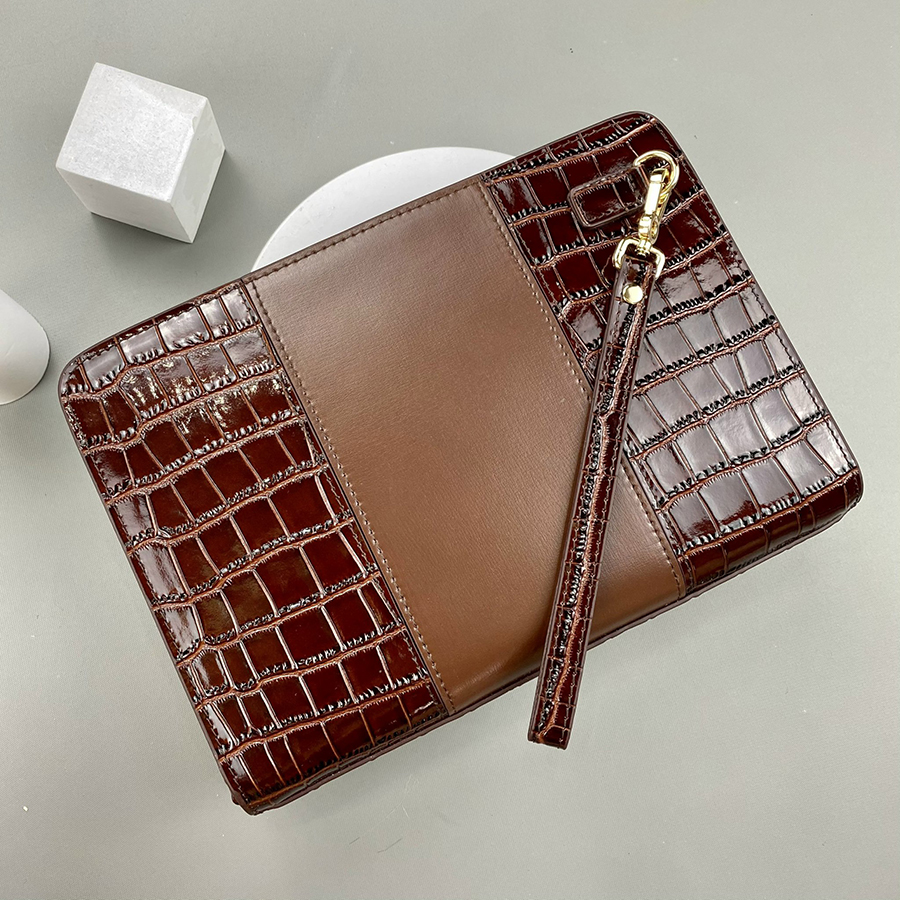 Clutch ví da LouisVuitton cầm tay khoá số LV723