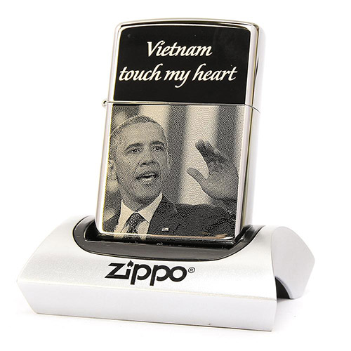 Zippo chính hãng khắc Obama Z116