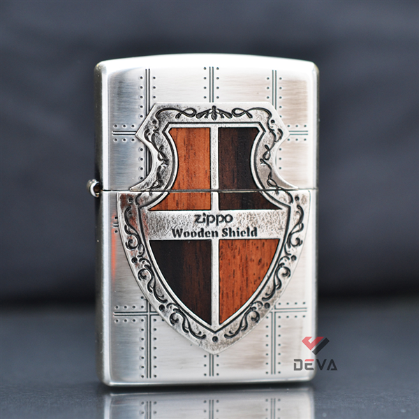Zippo trắng ốp Emblem Chiếc Khiên Gỗ Wooden Shield ZN313